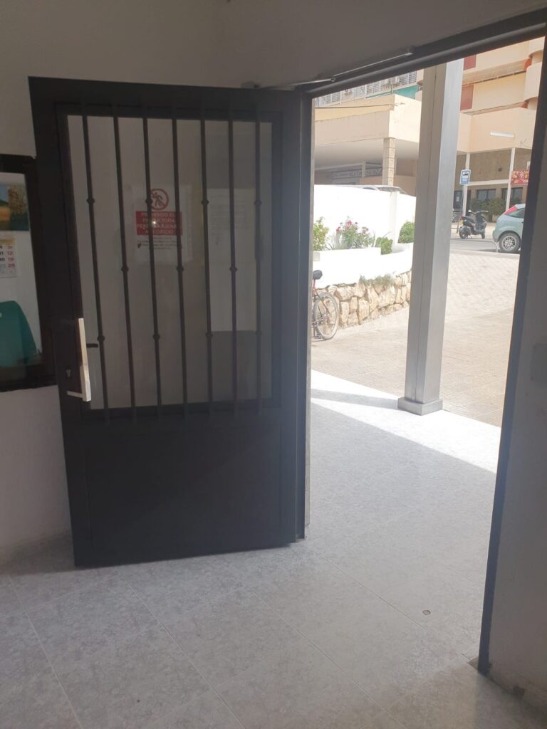 Apertura de puertas Las Pilas